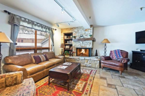 Rustic 2BDR with Private Hot Tub and Deer Valley View